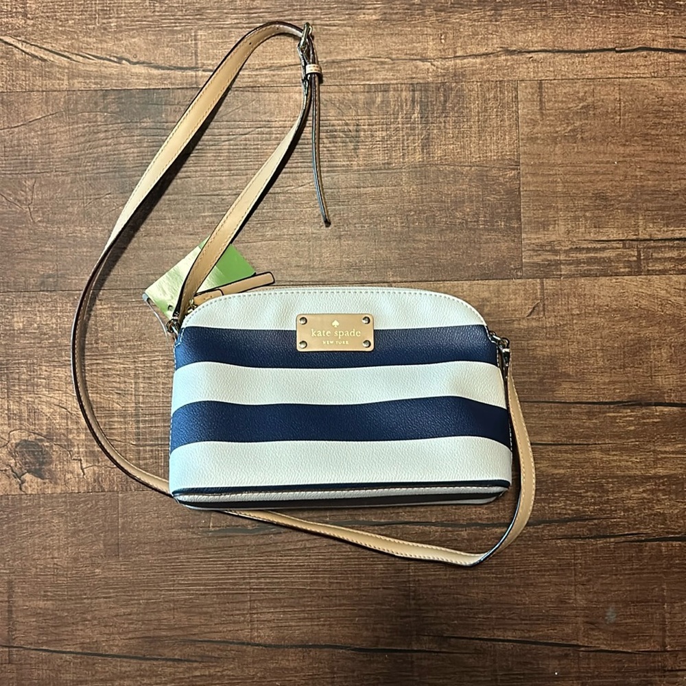 - NWT Kate spade purse